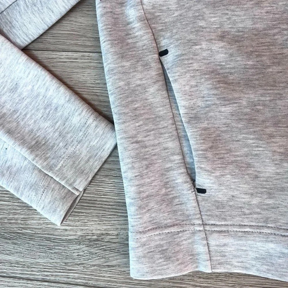 Uniqlo Women's Gray Long Sleeve Straight Hemline Full Zip Up‎ Hoodie Small - Picture 2 of 6